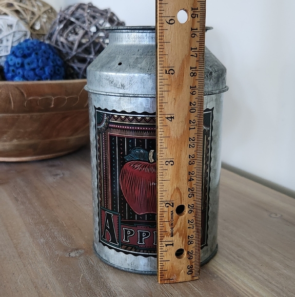 🍎 Vintage Apple Design Metal Canister – Rustic Farmhouse Kitchen Décor - Picture 14 of 16